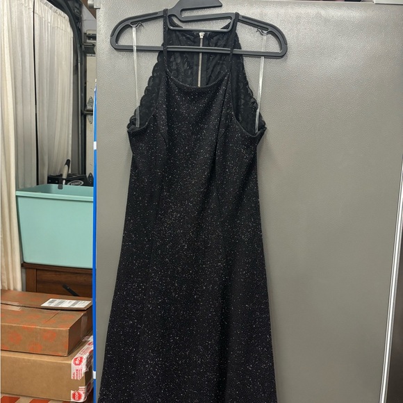 Flowy black sparkling dress. Open back with lace. Short mini dress. XXL - Picture 7 of 8